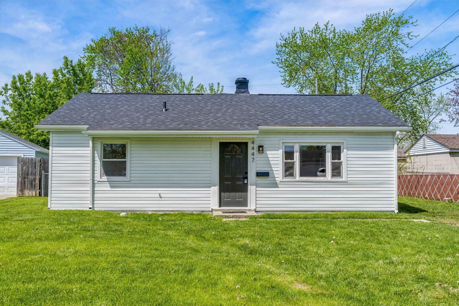 Property Photo: 4447 Saint Rita Lane OH 43213