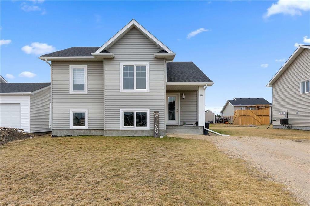 121 Crescentwood Drive  Steinbach MB R5G 2P9 photo