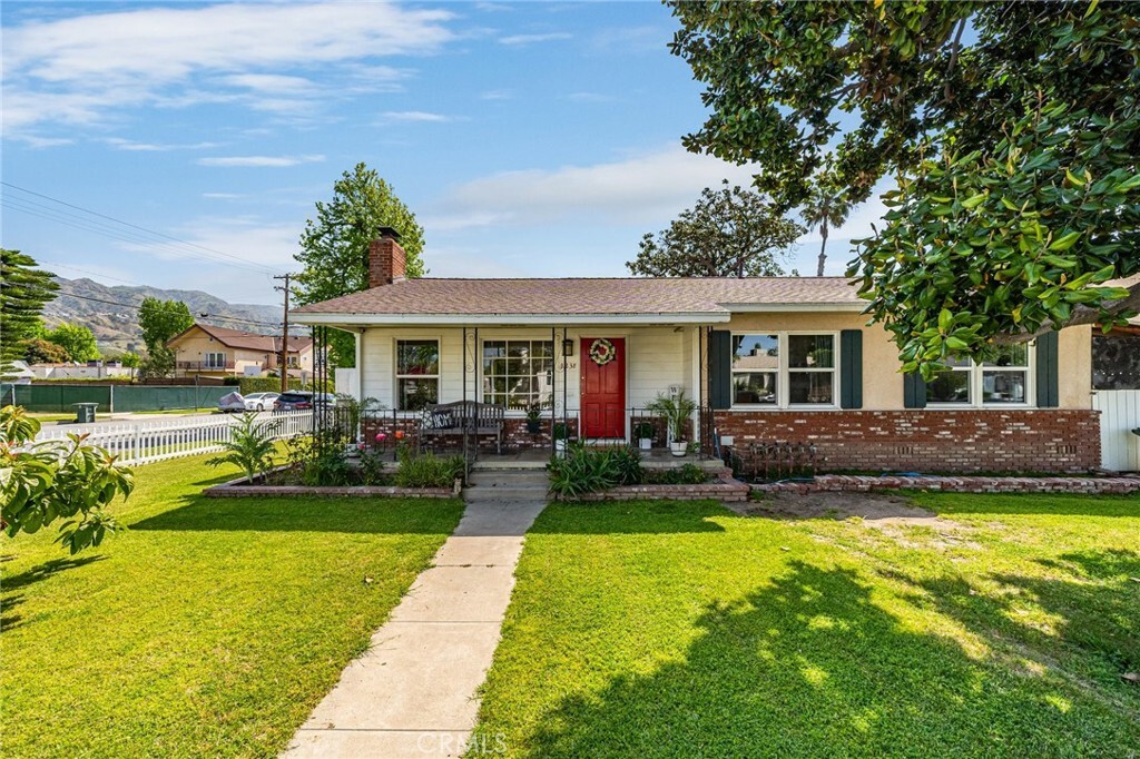 Property Photo:  2238 N Keystone Street  CA 91504 