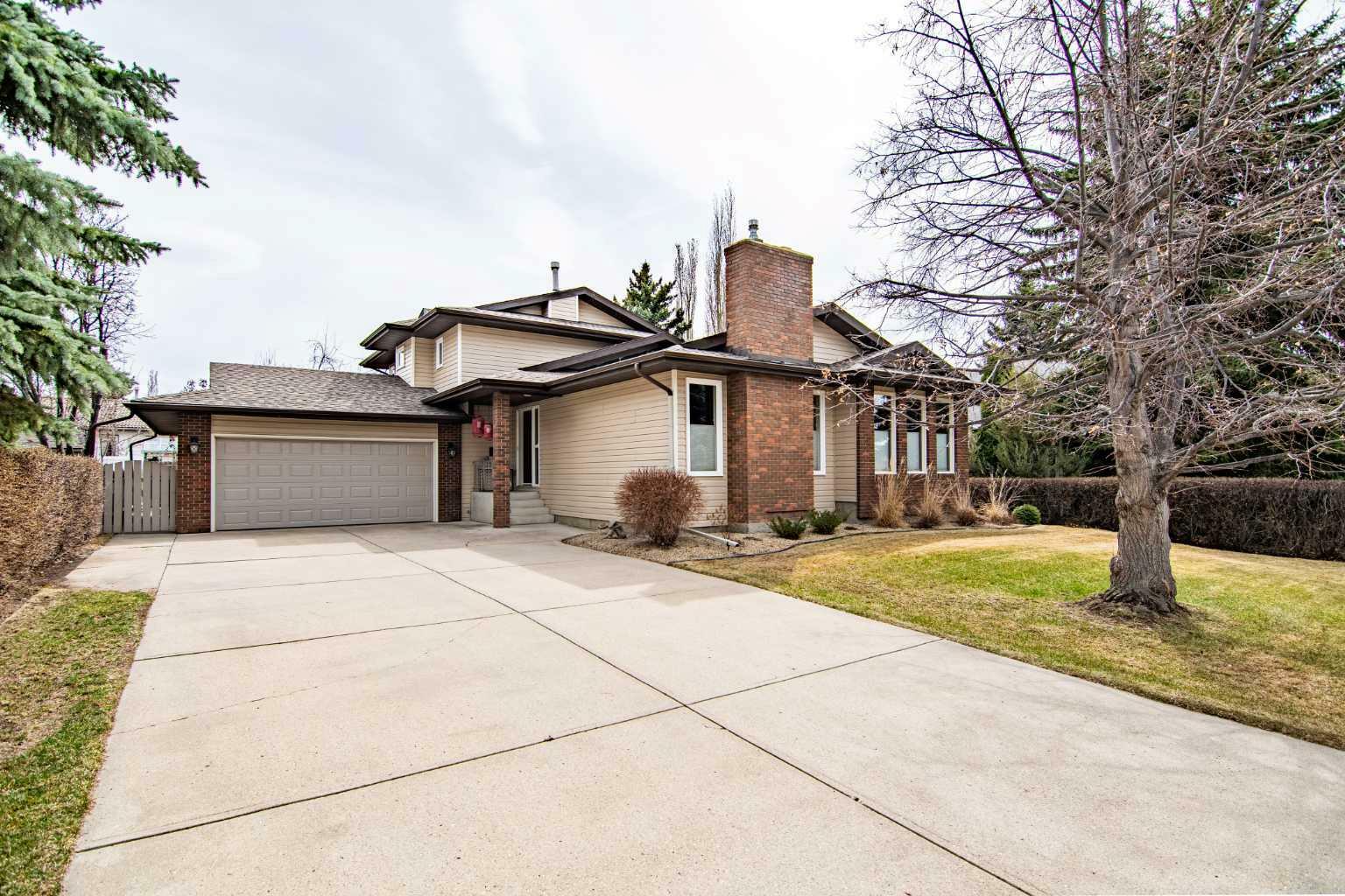 128 Dickenson Crescent  Red Deer AB T4R 1Y5 photo