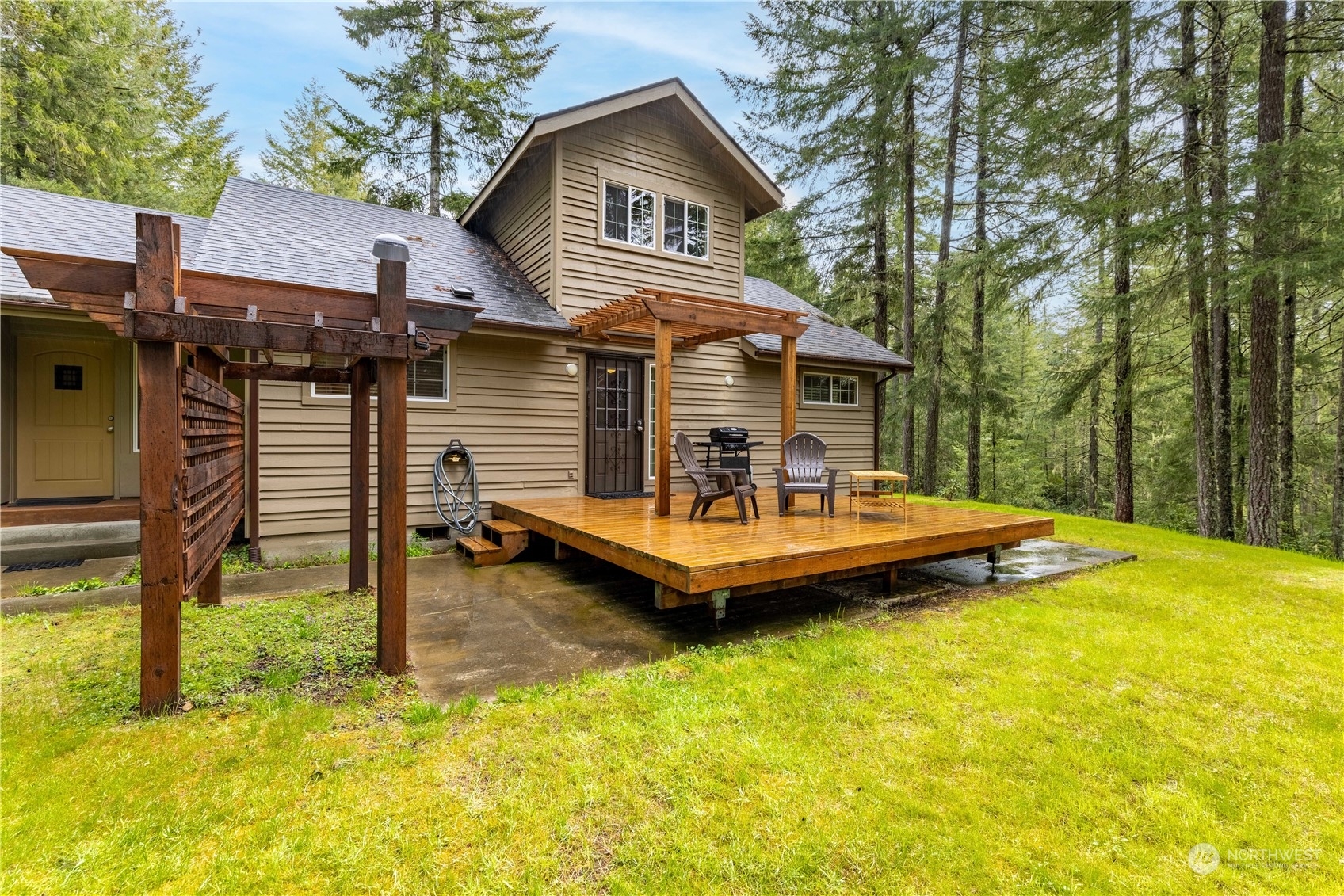 Property Photo:  11 E Susan Place  WA 98592 