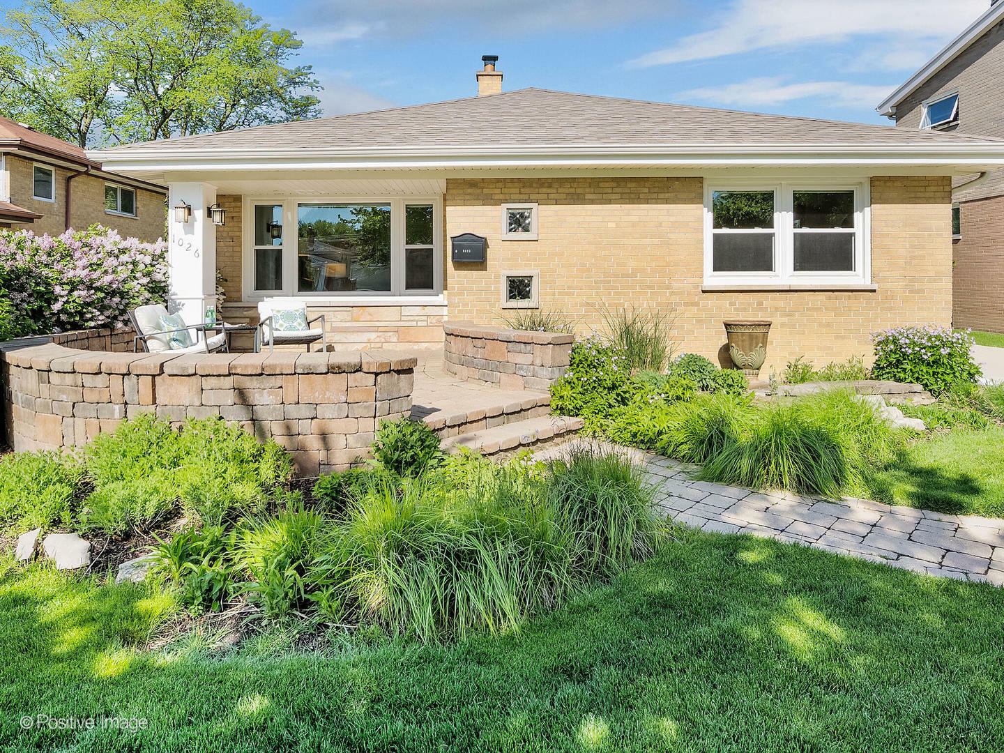 Property Photo:  1026 Meadowcrest Road  IL 60526 