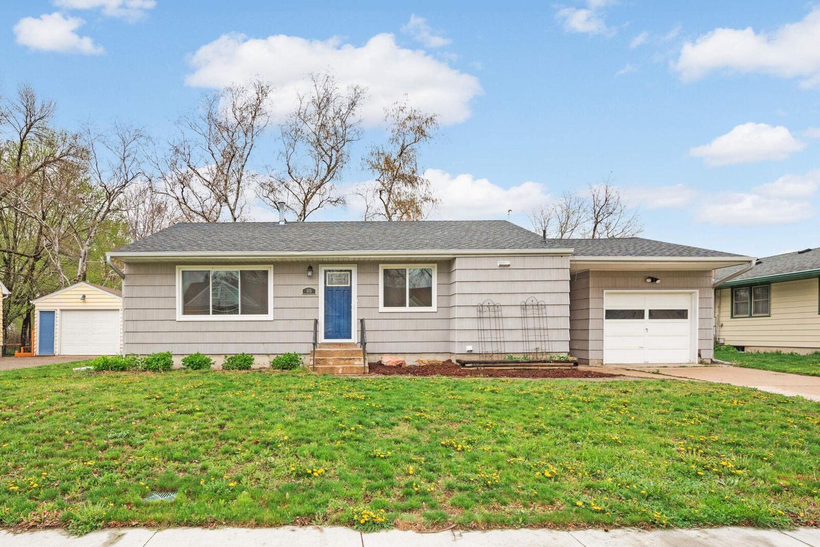 Property Photo:  615 7th Street E  MN 55318 