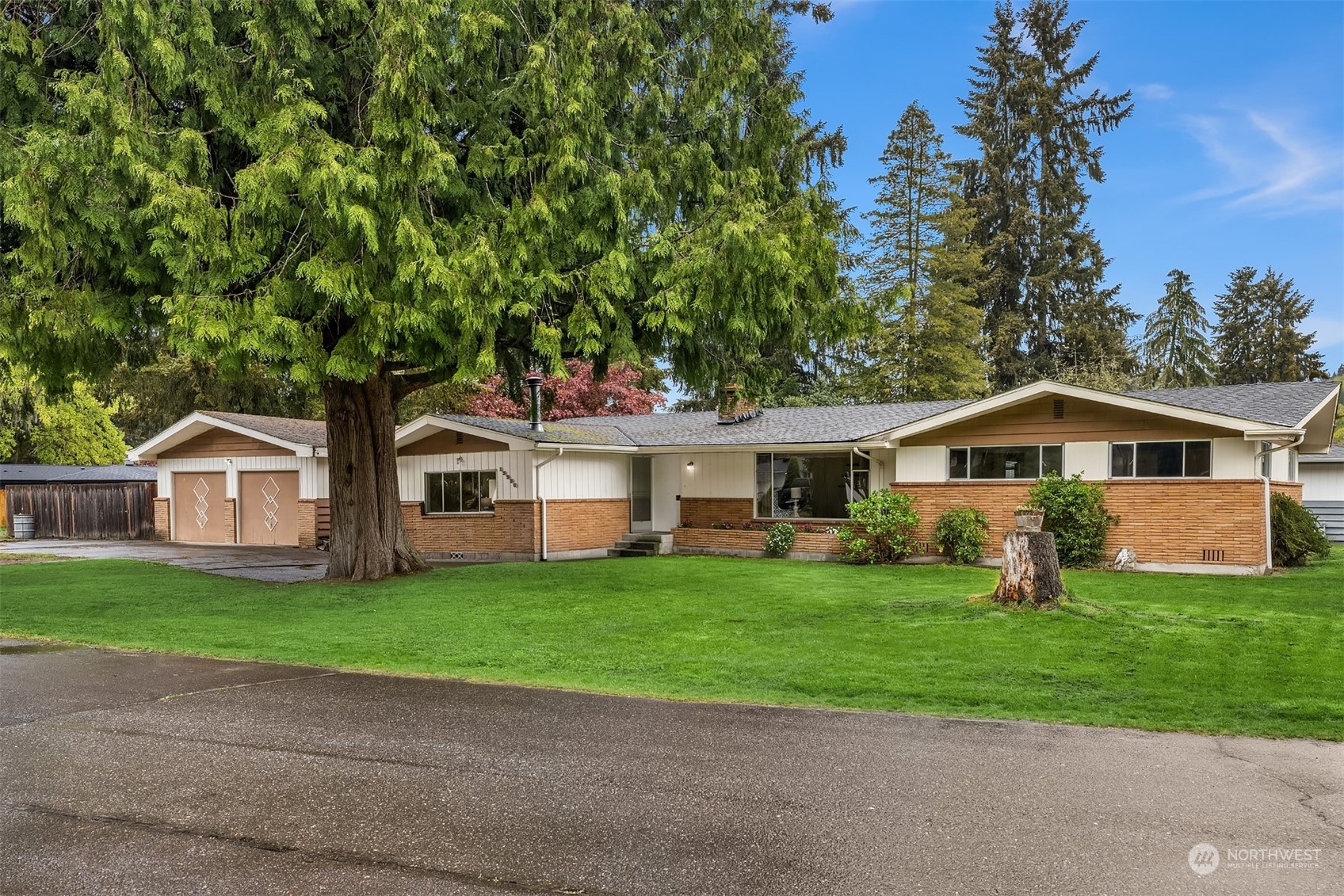 Property Photo:  13330 SE 151 Street  WA 98058 