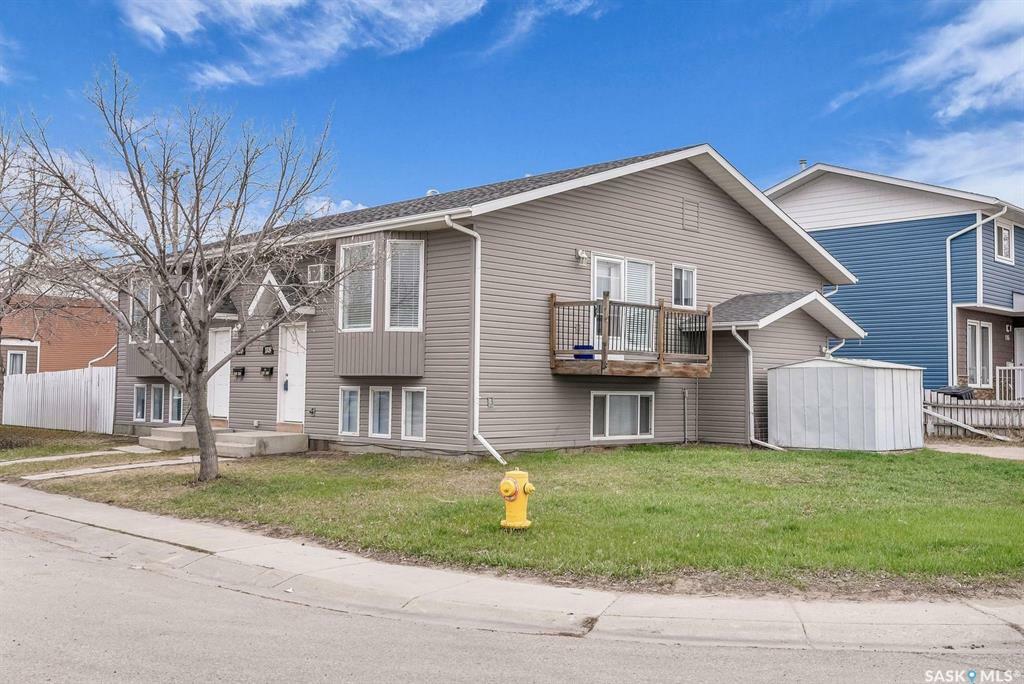 Property Photo:  118-120 Gray Avenue  SK S7N 2H6 