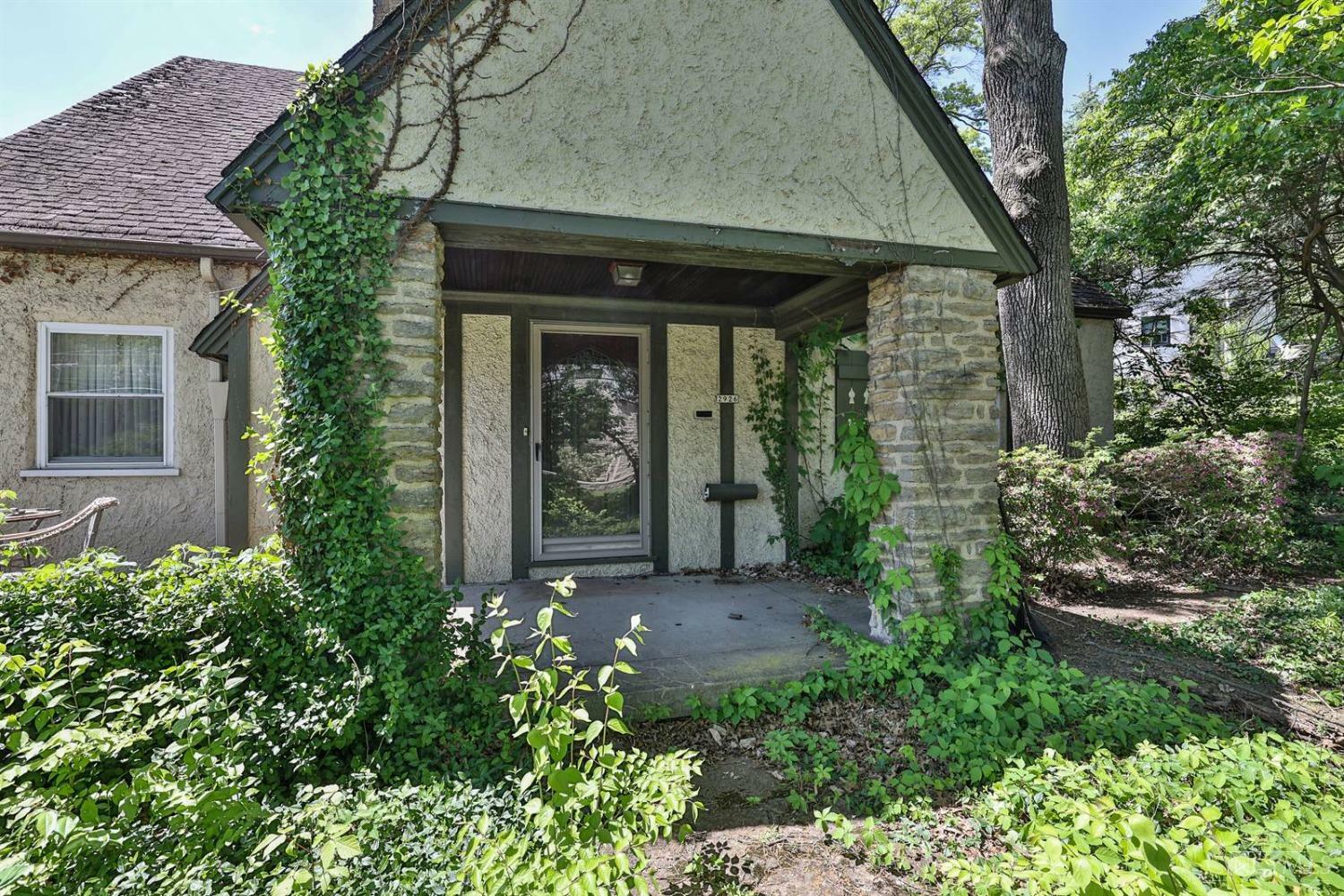 Property Photo:  2926 Erie Avenue  OH 45208 