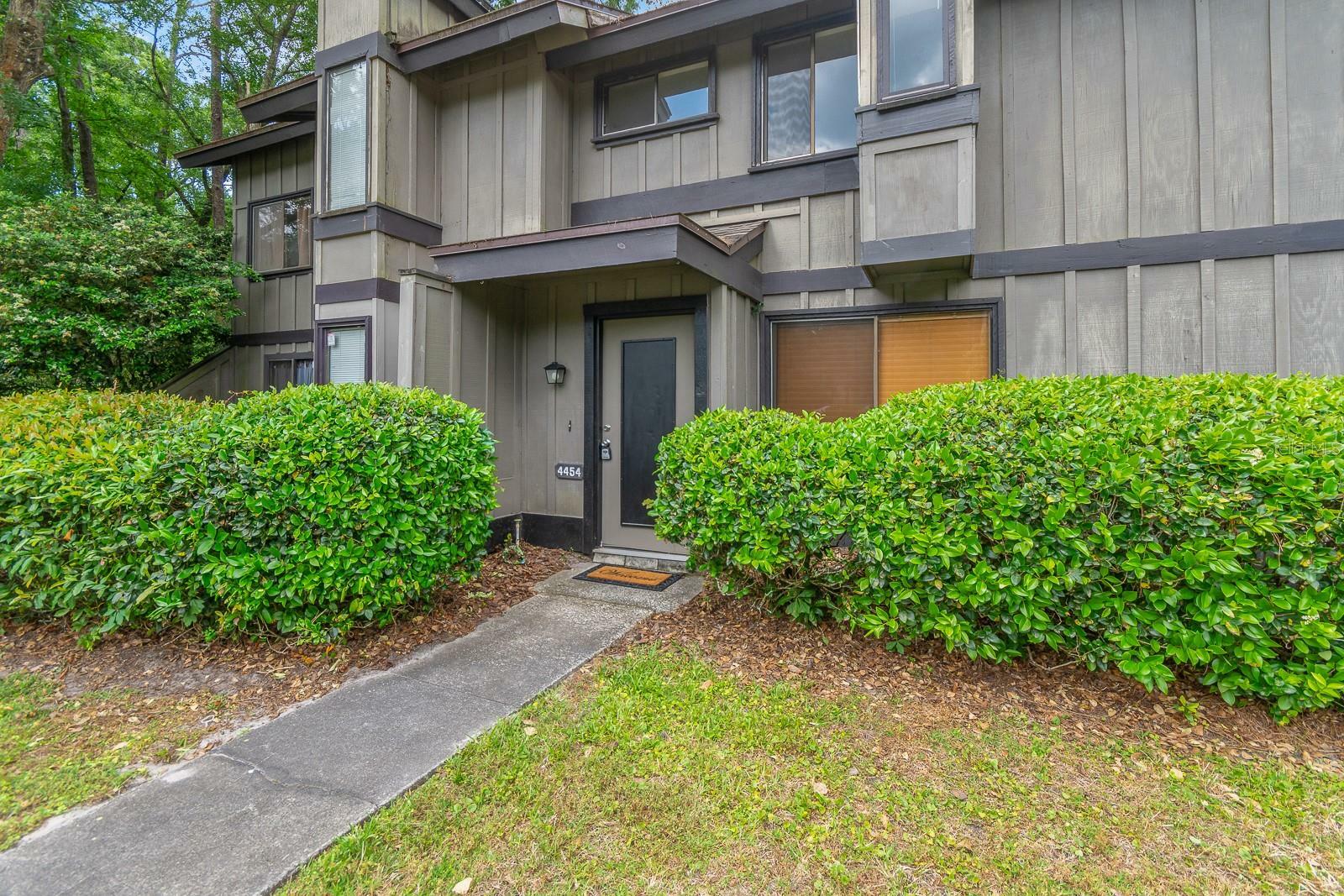 Property Photo: 4454 Vienna Woods Way FL 32605