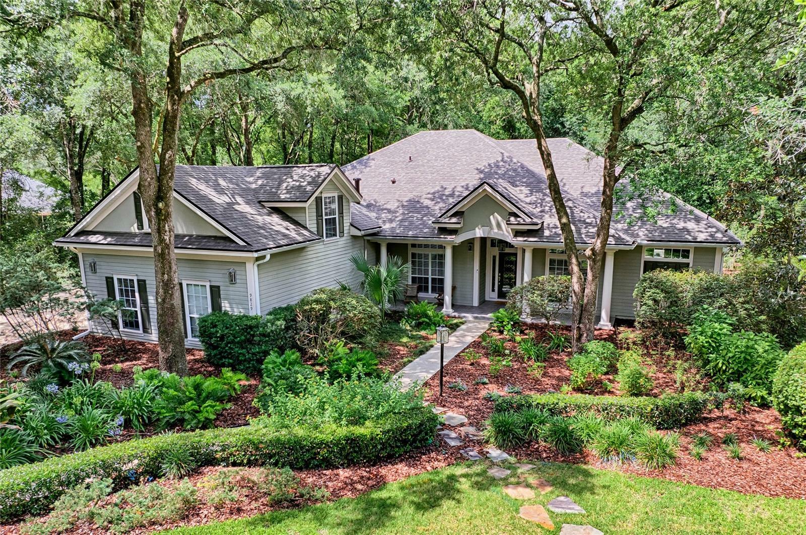 Property Photo: 9829 SW 33rd Lane FL 32608