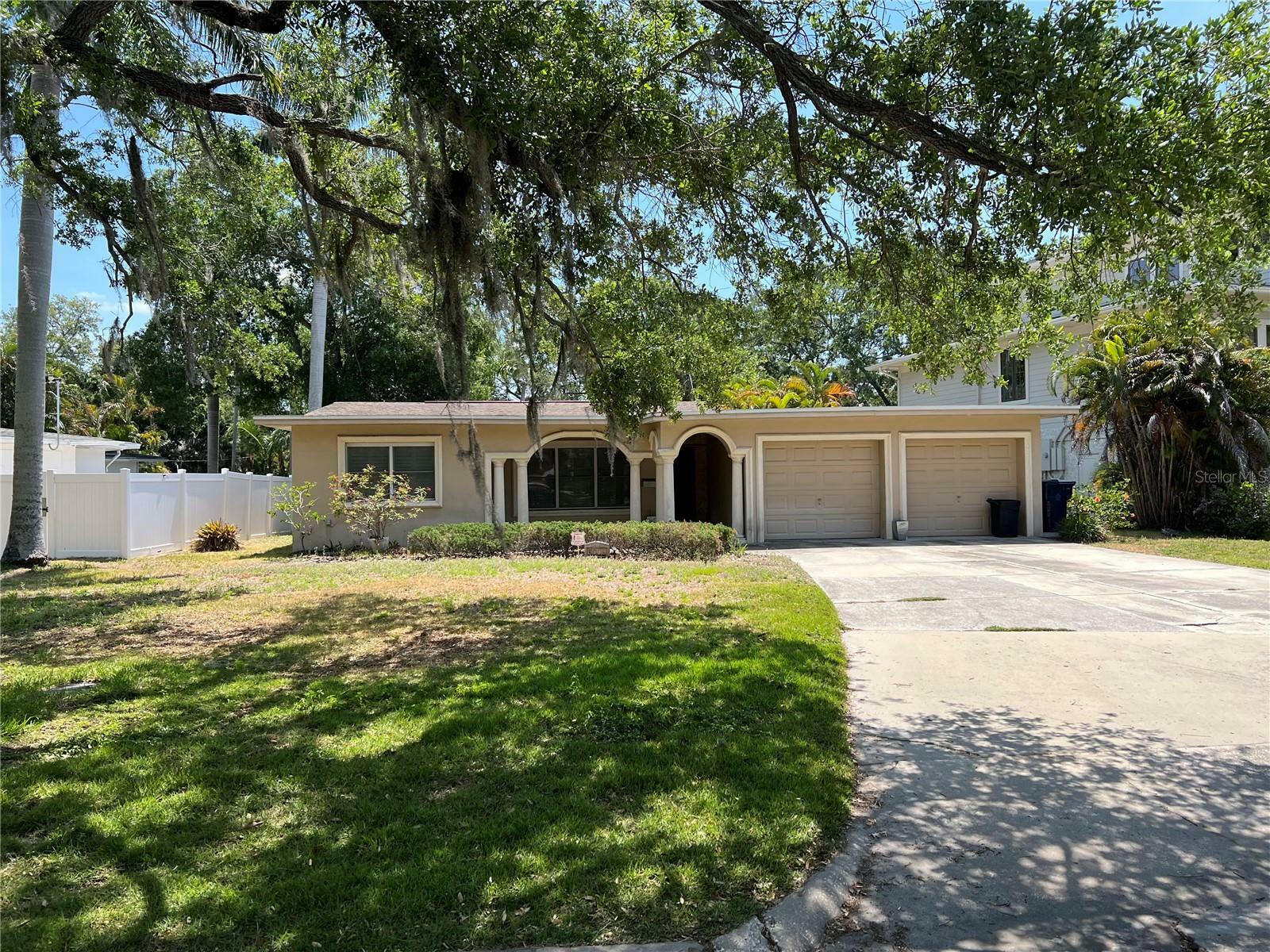 Property Photo:  5008 W Dickens Avenue  FL 33629 