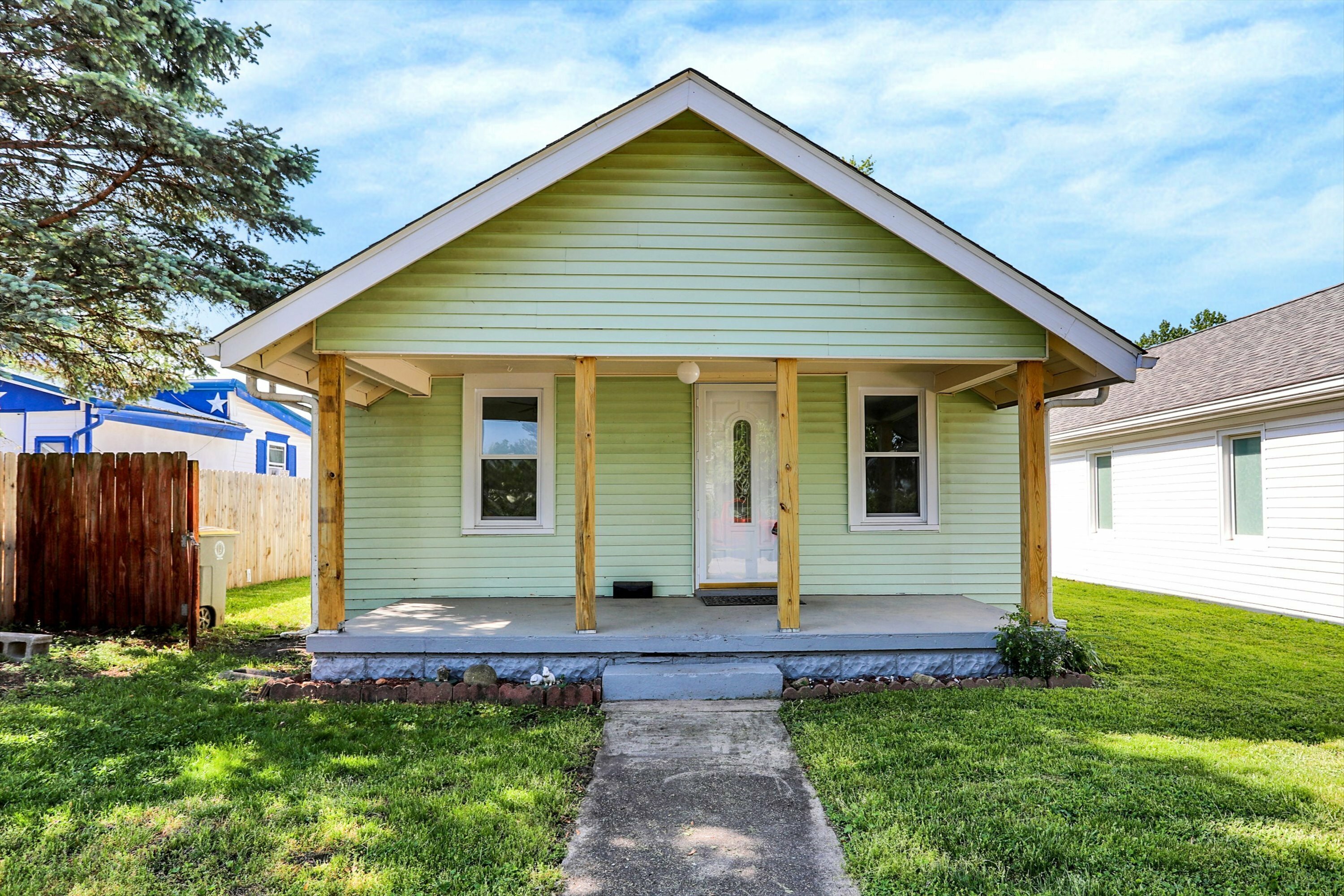 Property Photo:  704 Noble Street  IN 47274 