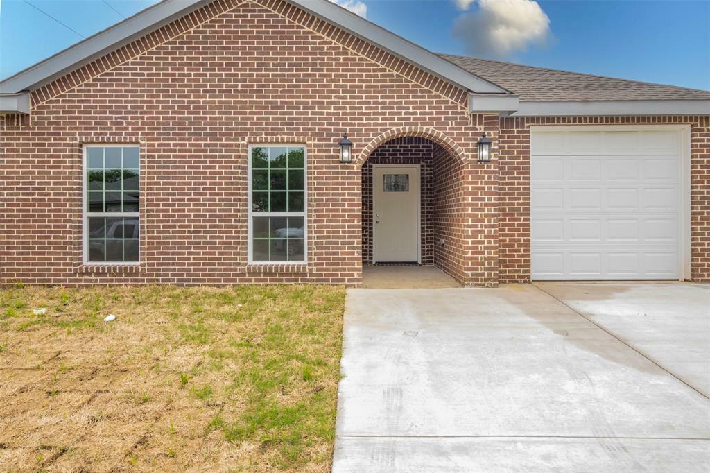 Property Photo:  3231 Hillsdale Street  TX 75110 