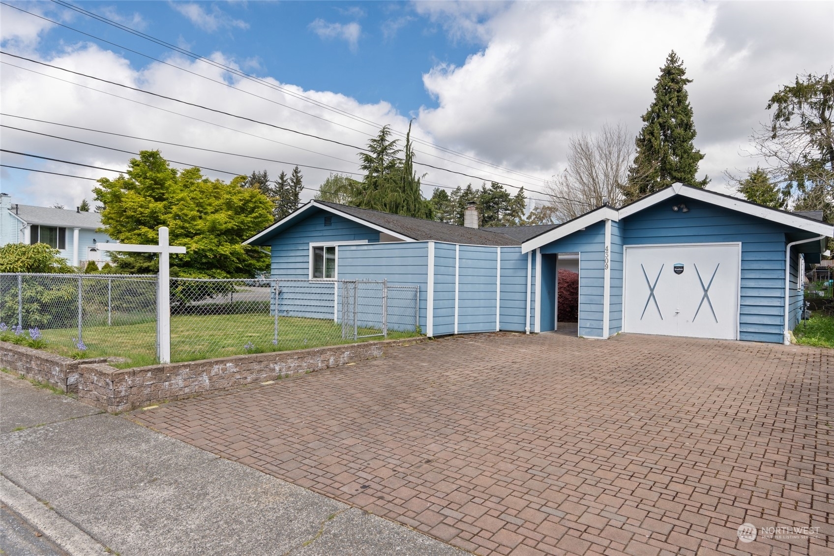 Property Photo:  4309 225th Street SW  WA 98043 