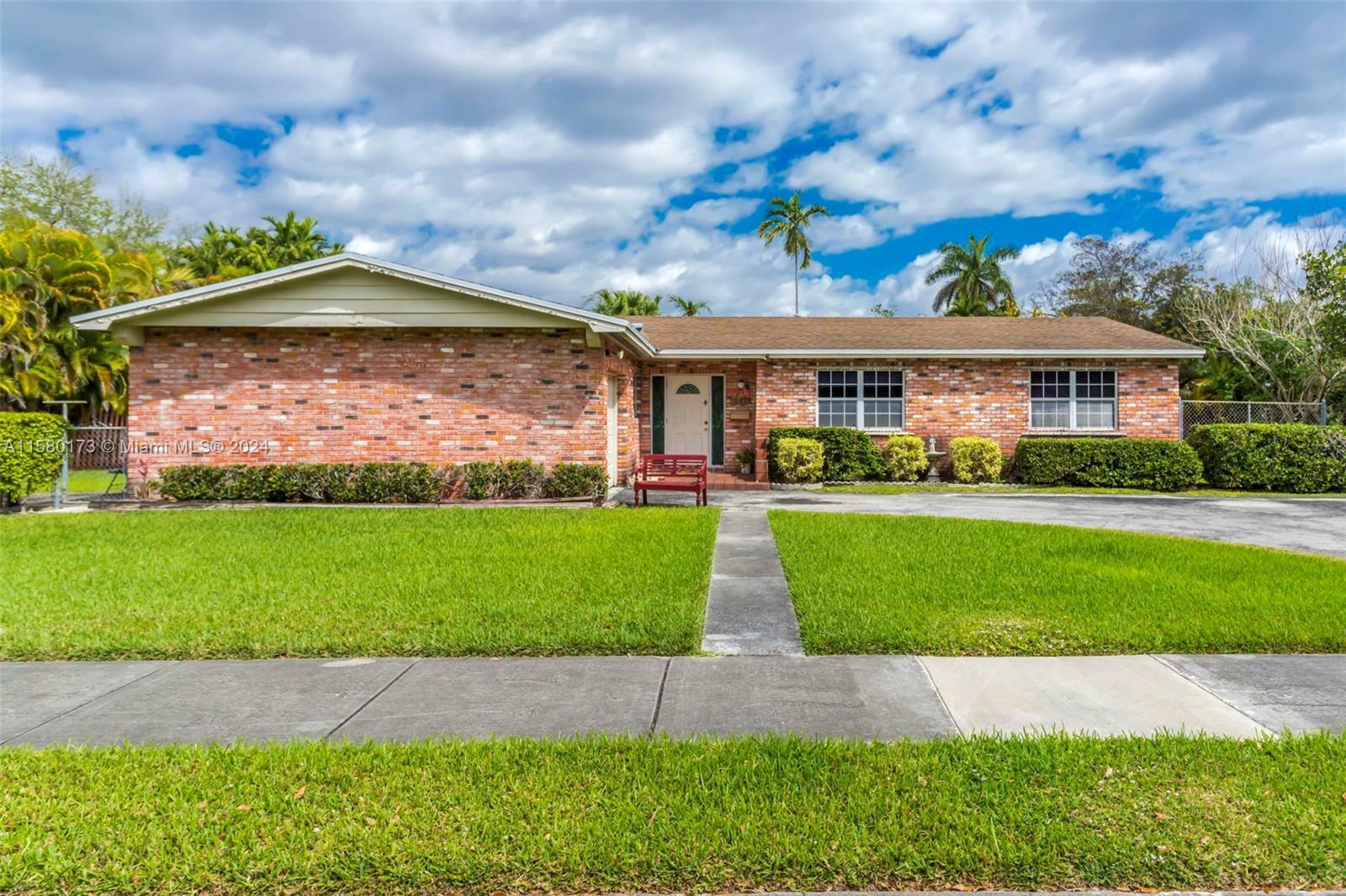 Property Photo:  10471 SW 110th St  FL 33176 