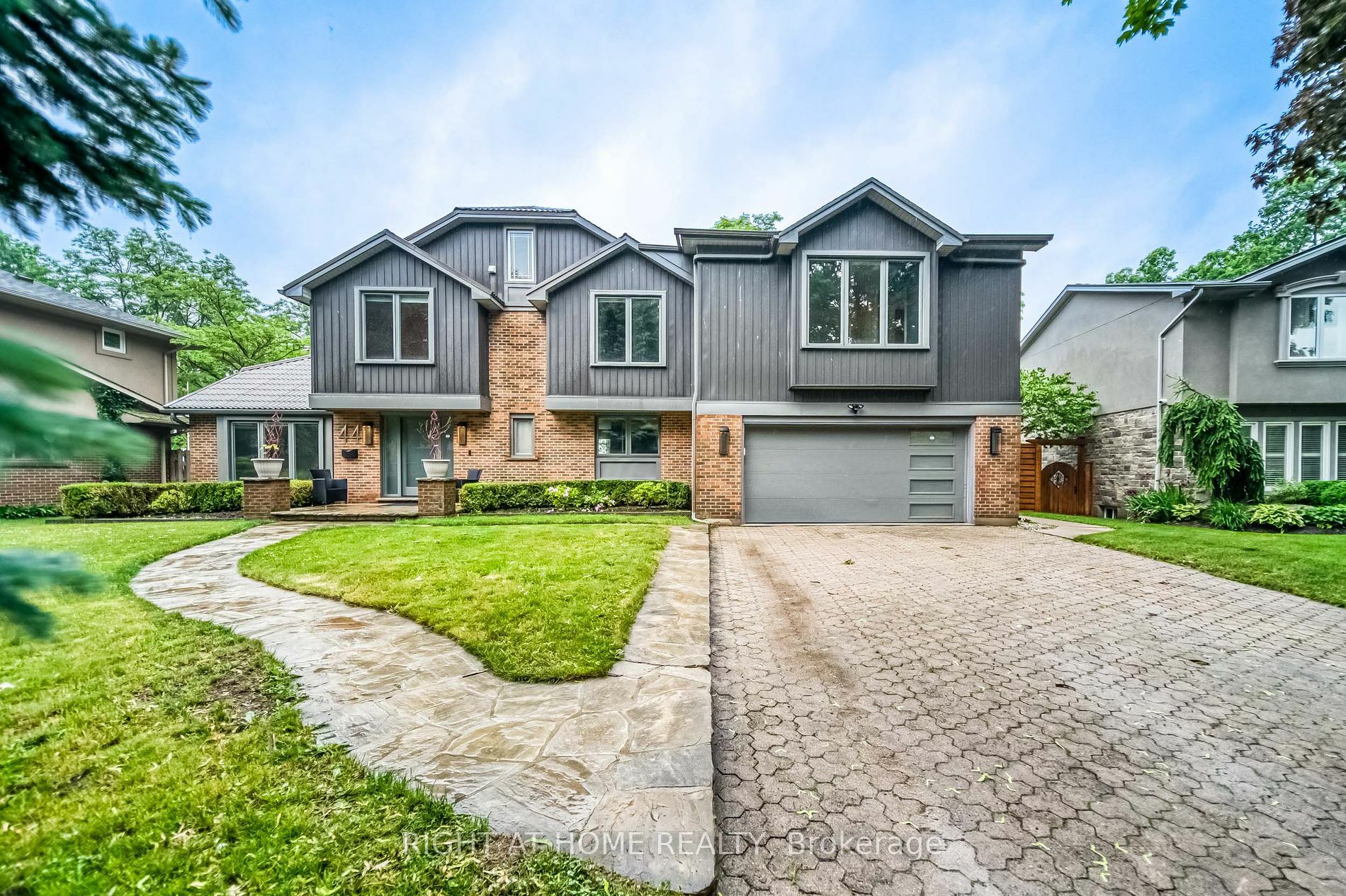 44 Royal Henley Blvd  St. Catharines ON L2N 4S1 photo
