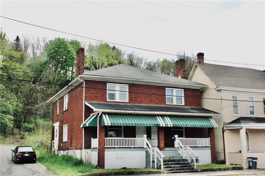 Property Photo:  602 Division St  PA 15644 