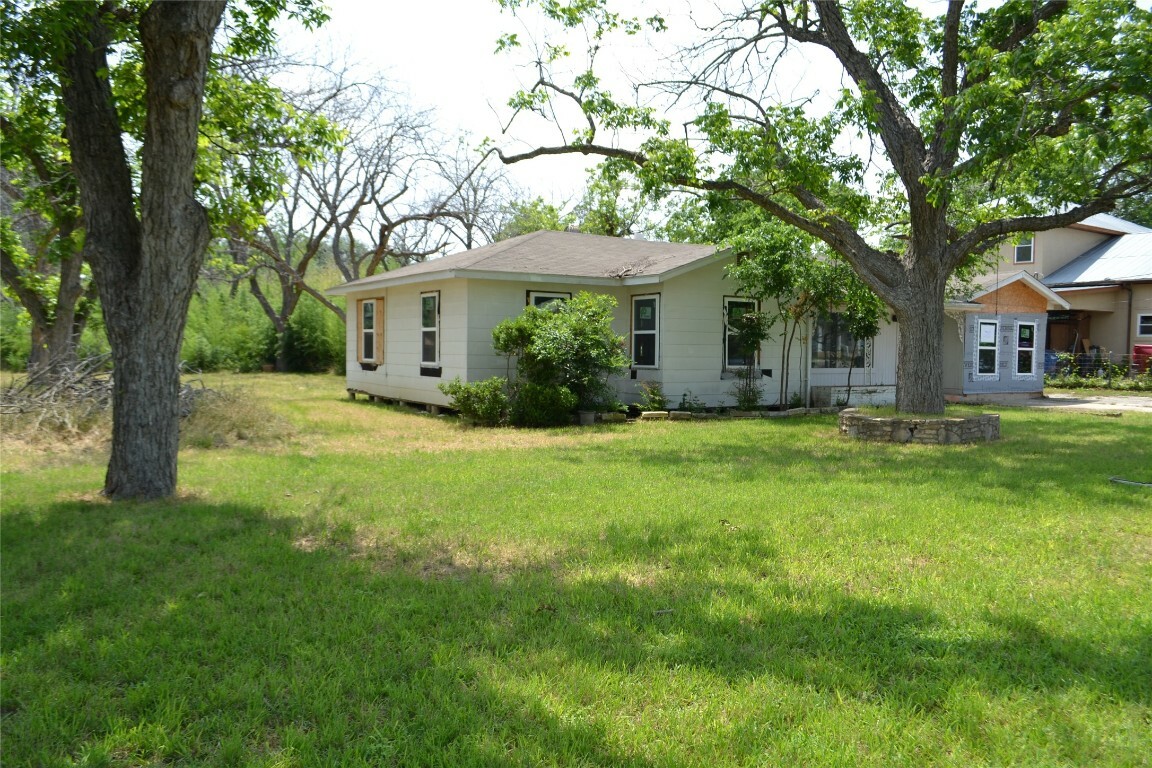 Property Photo:  547 N Central Avenue  TX 78130 