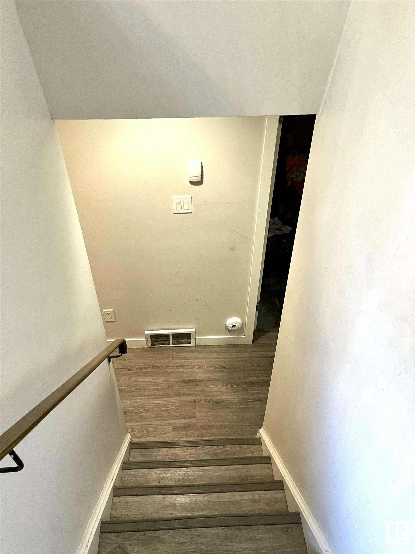 Property Photo:  311 Willow Court NW  AB T5T 2K7 