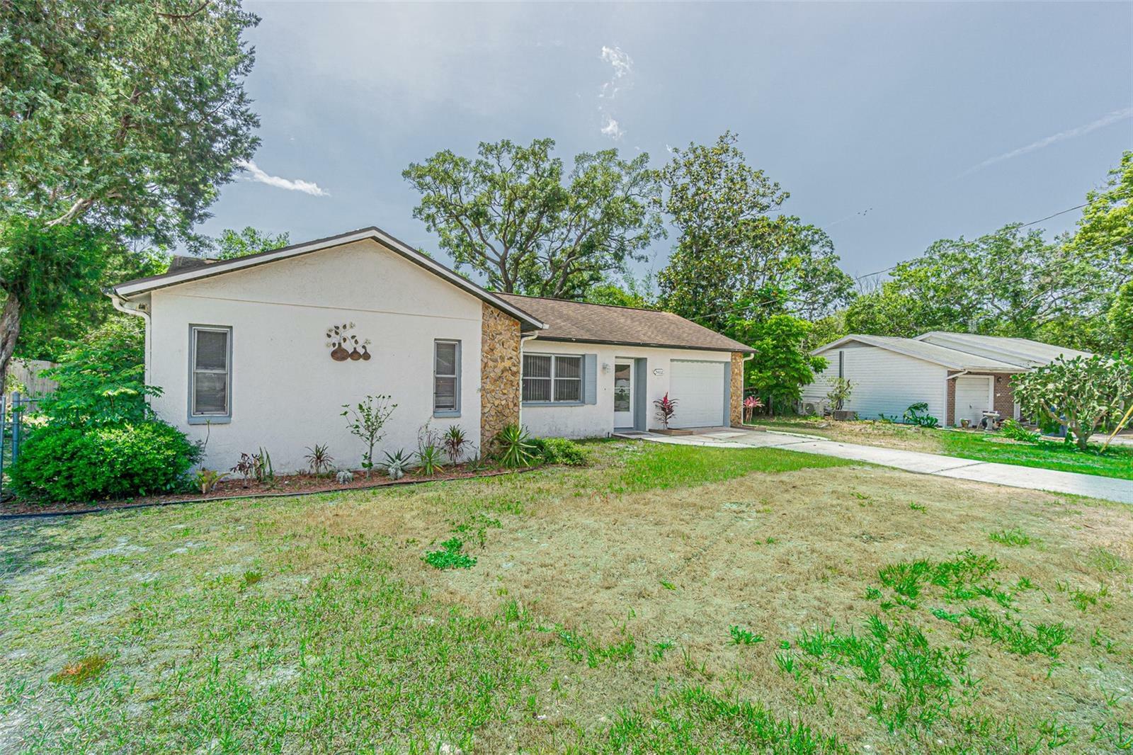 Property Photo:  5460 Alderwood Street  FL 34606 