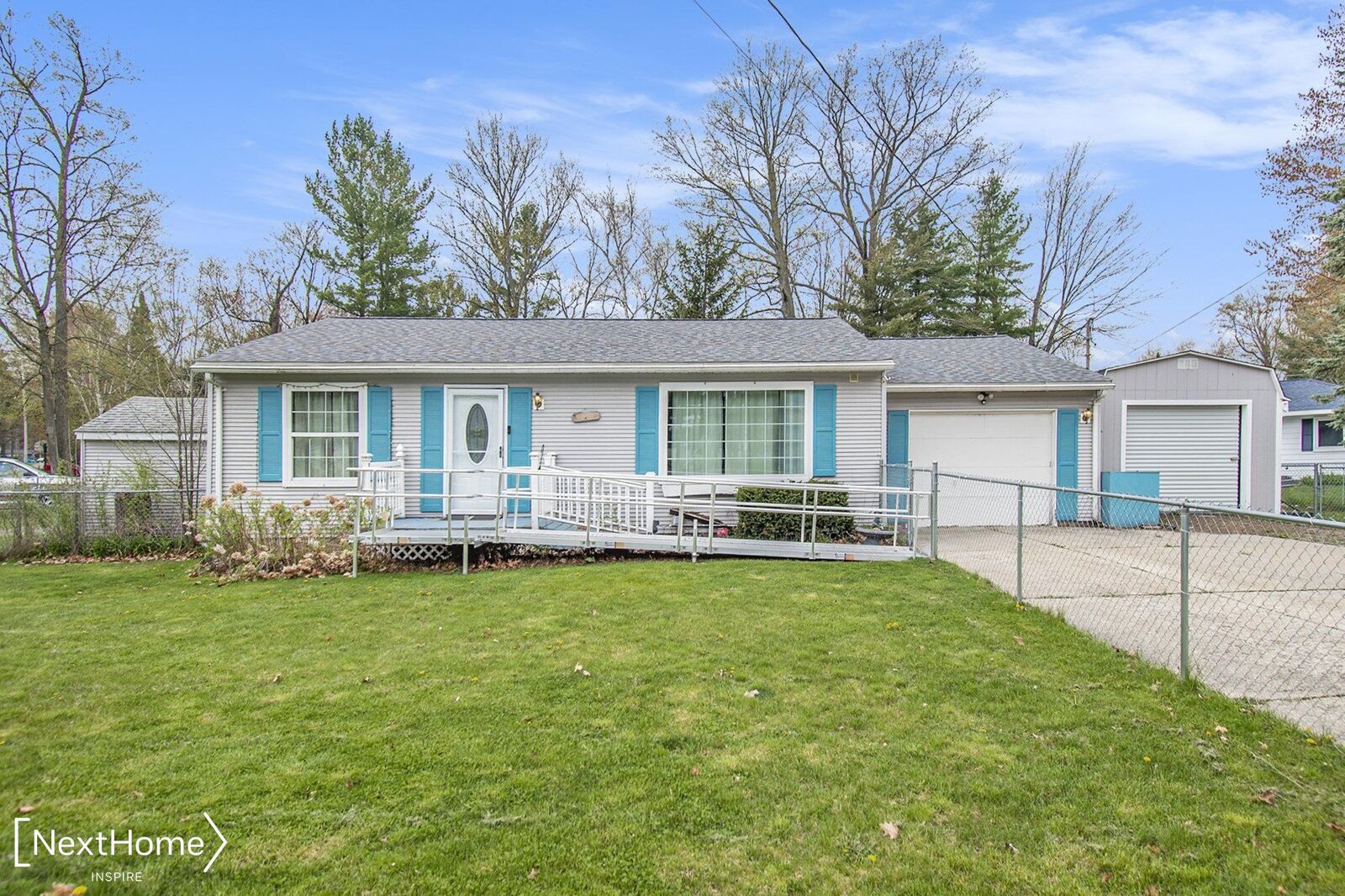 Property Photo:  601 Dogwood  MI 48651-9640 