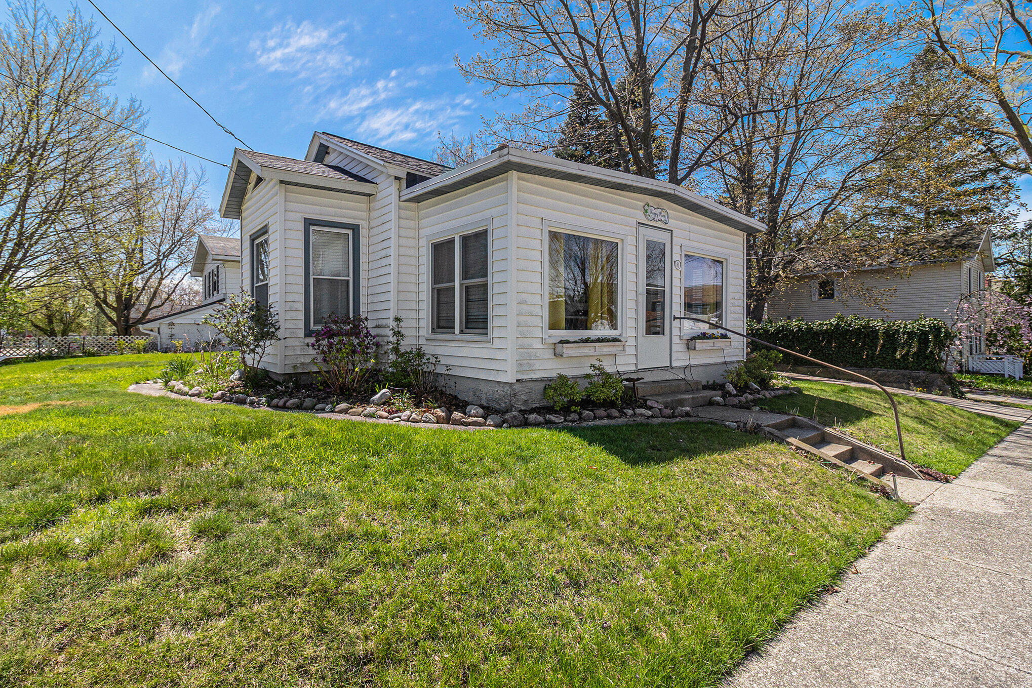 Property Photo:  81 E Third Street  MI 49449 