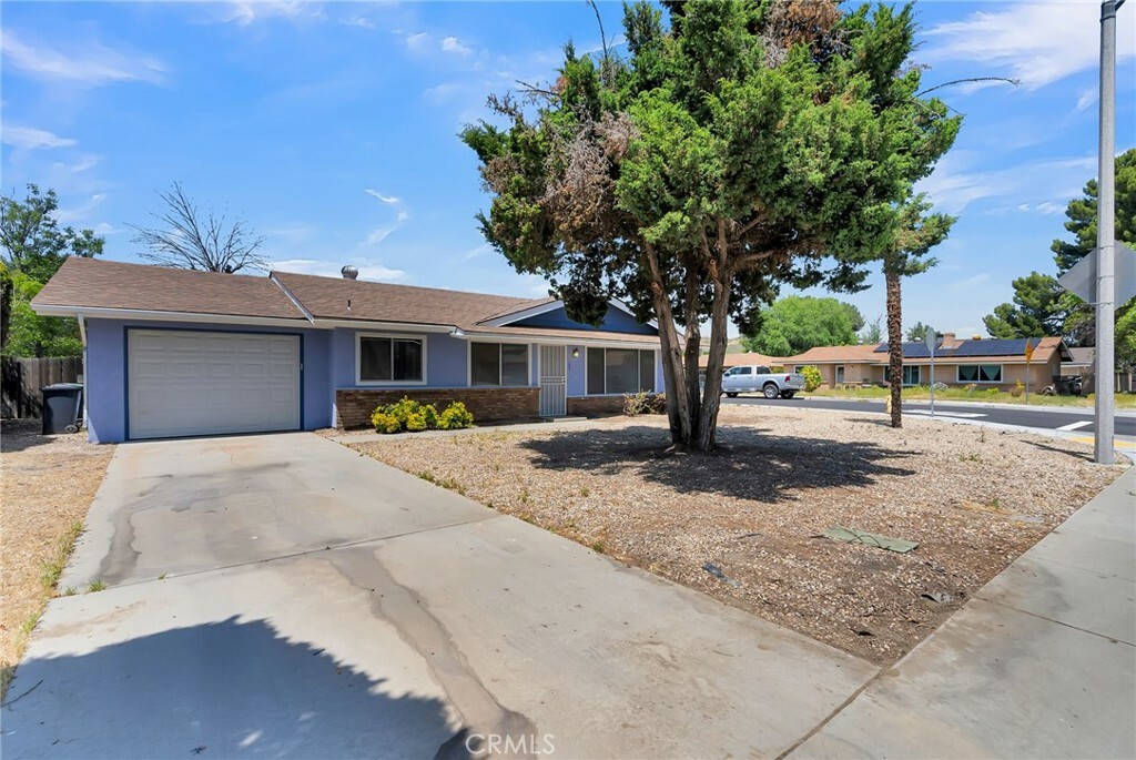 Property Photo:  185 N Meridian Street  CA 92544 