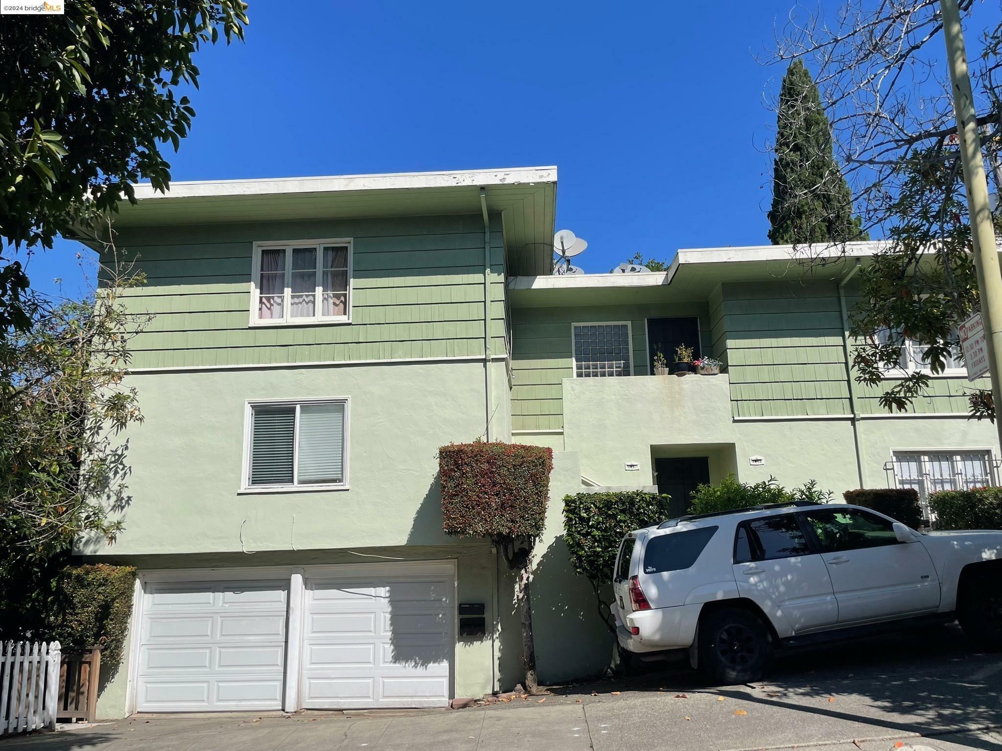 Property Photo:  1843 7th Ave  CA 94606 