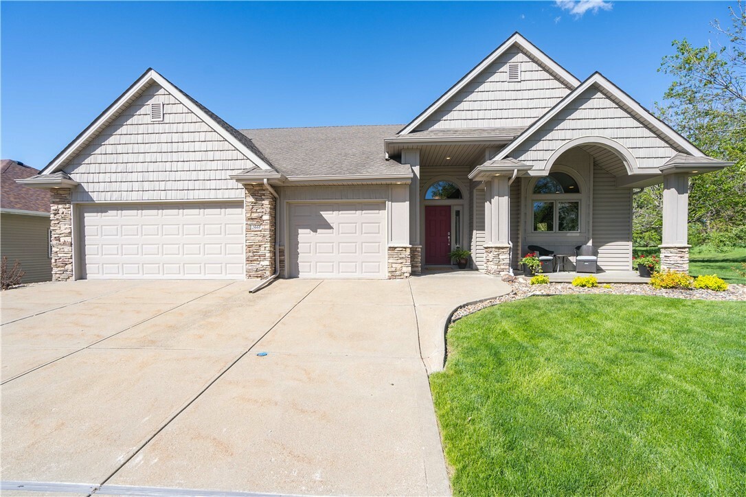 Property Photo:  2660 Lexington Drive  IA 50211 