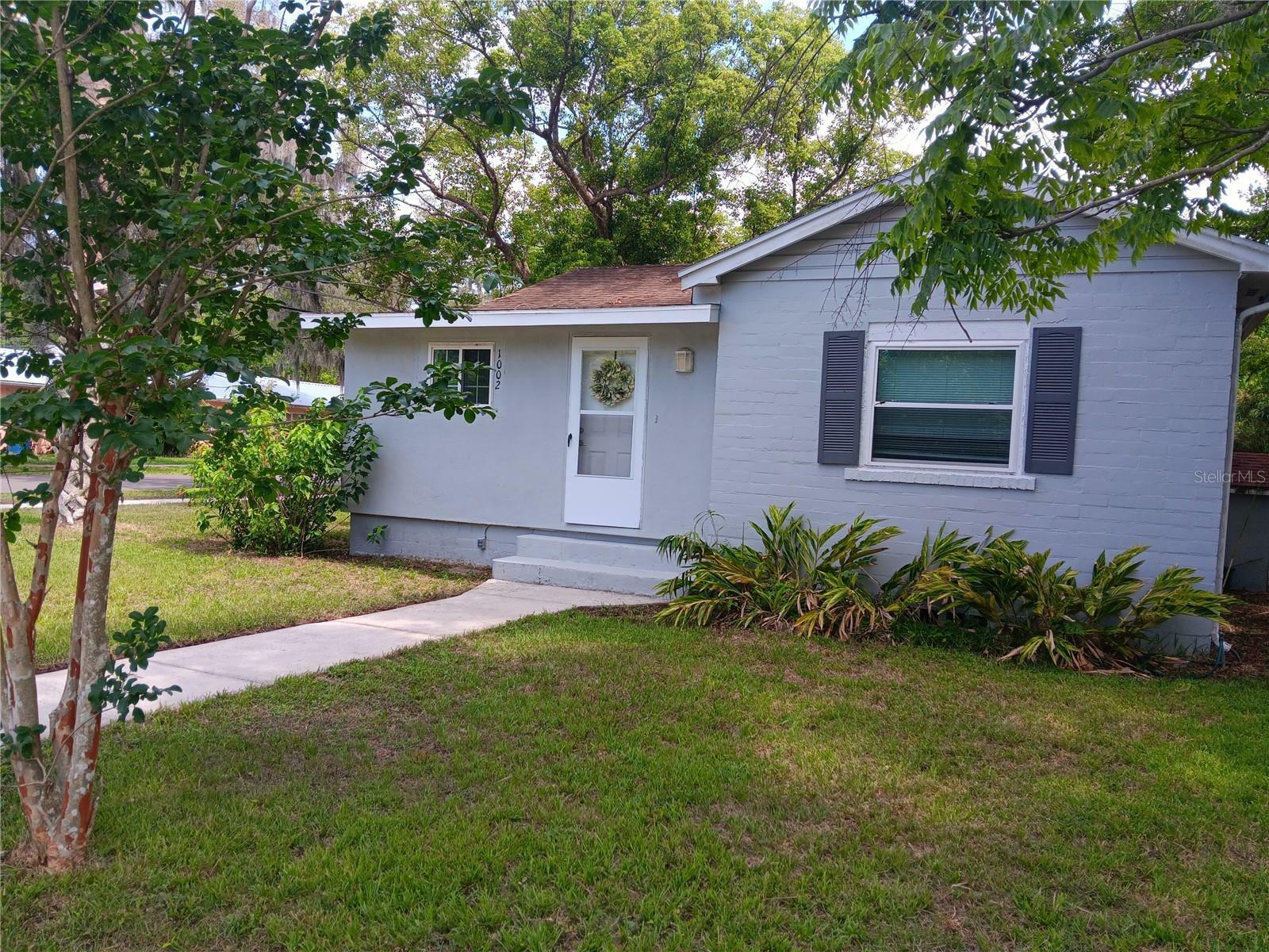 Property Photo:  1002 W Church Street  FL 32720 