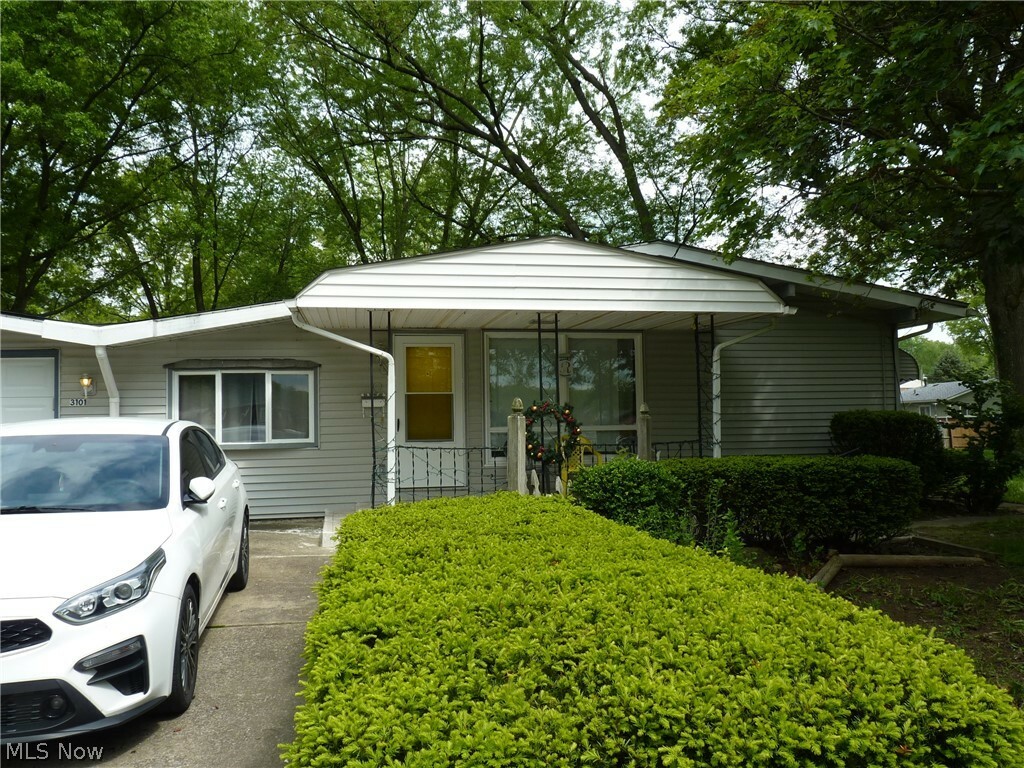 Property Photo:  3101 Hadley Avenue  OH 44505 