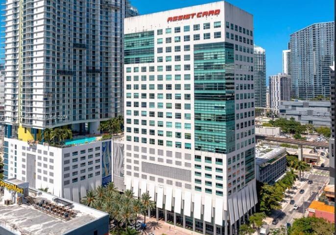185 SW 7th St 1406  Miami FL 33130 photo
