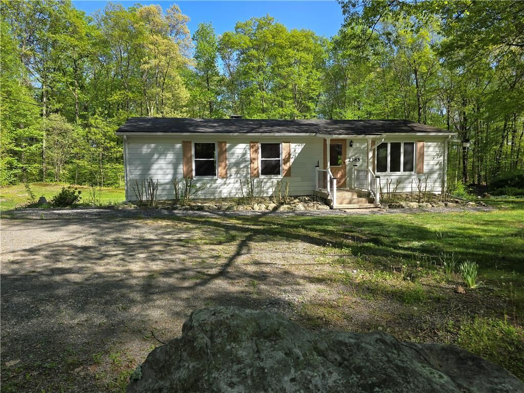 Property Photo: 2385 Valley View Drive PA 18013