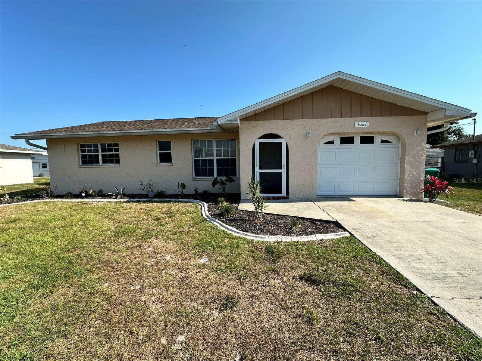 Property Photo:  1067 Webster Avenue NW  FL 33948 