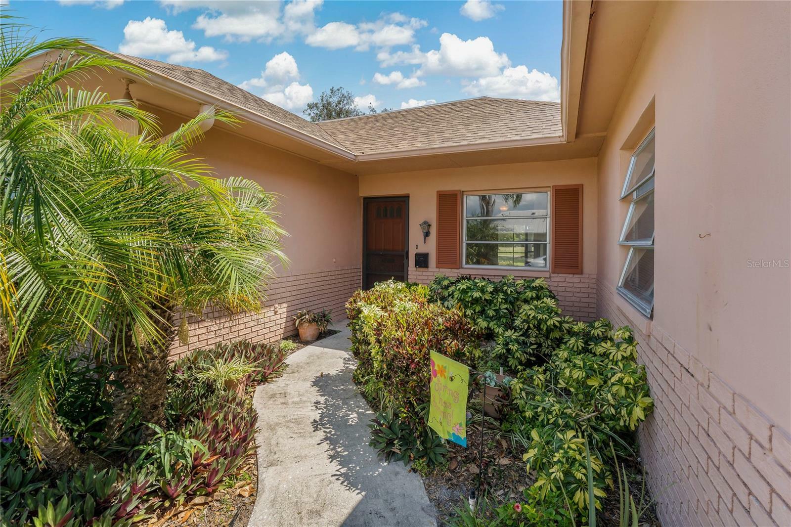 Property Photo:  9024 Golden Horseshoe Drive  FL 33777 