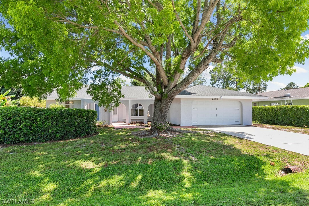 Property Photo:  2360 Clipper Way  FL 34104 