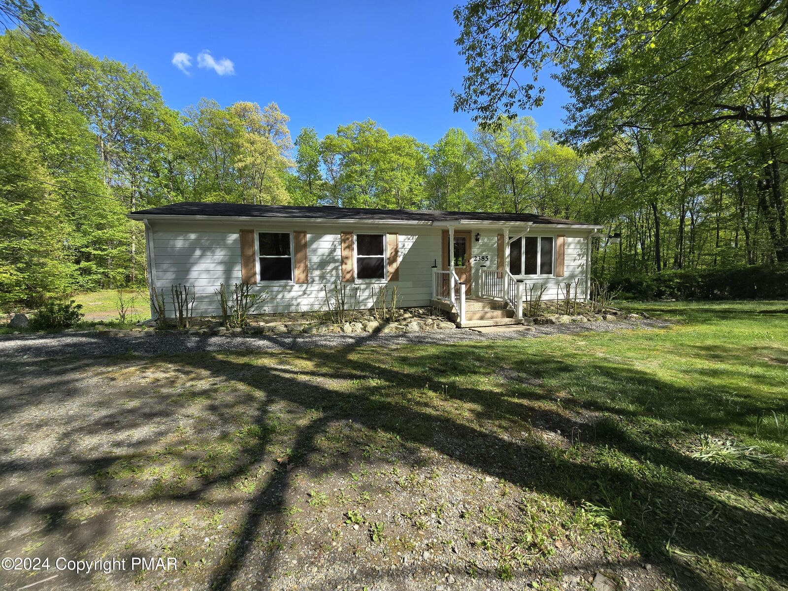 Property Photo: 2385 Valley View Drive PA 18013