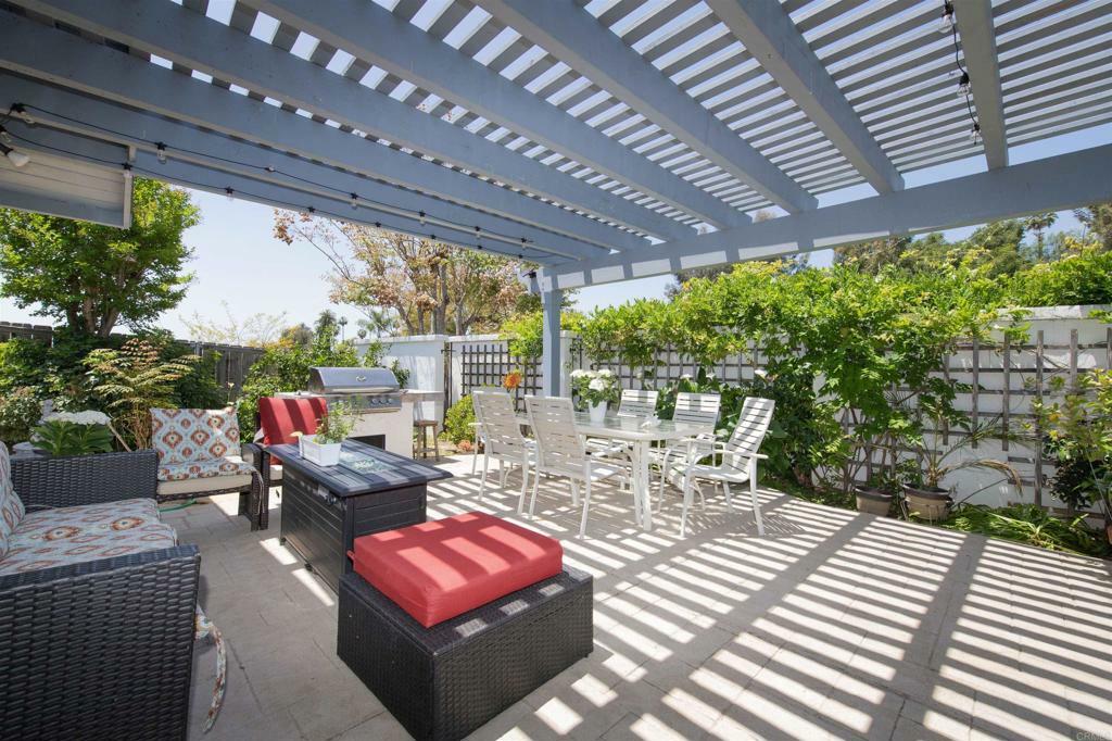 Property Photo: 1453 Esperanza Way CA 92027