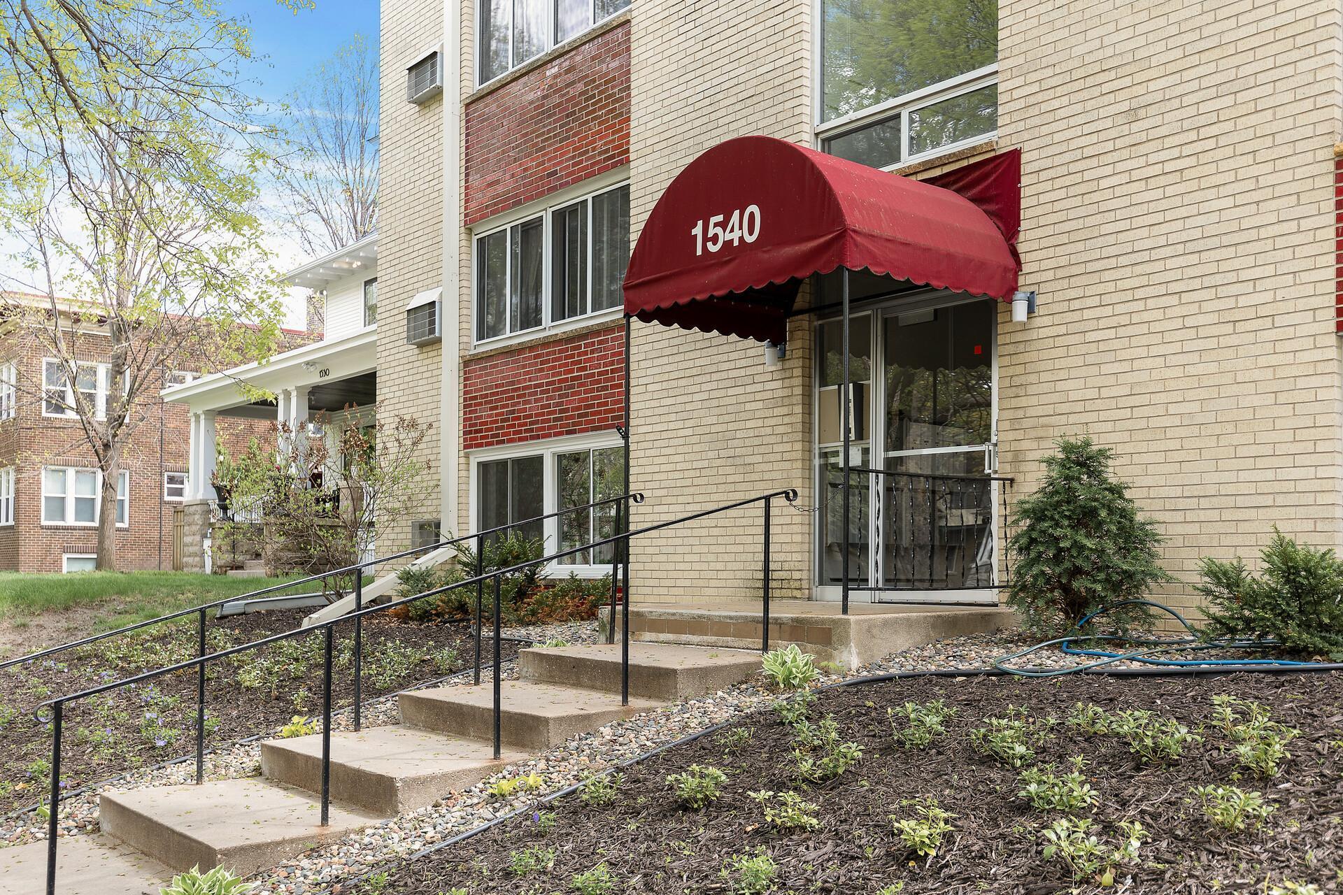 Property Photo: 1540 Ashland Avenue 16 MN 55104