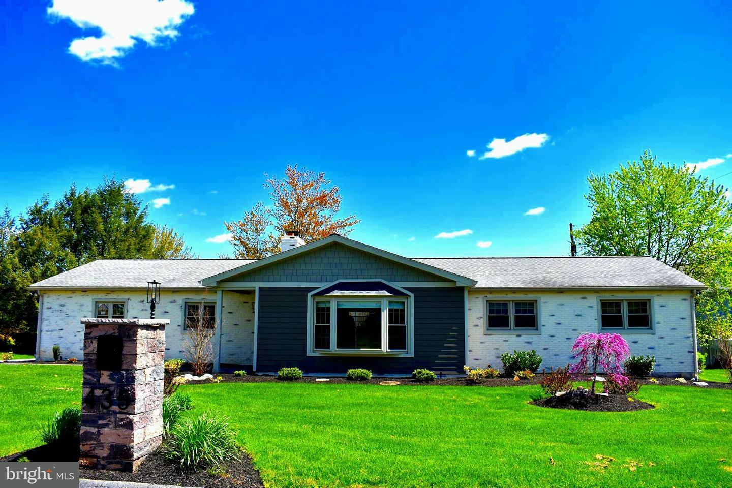 Property Photo:  435 Carlton Road  PA 17033 