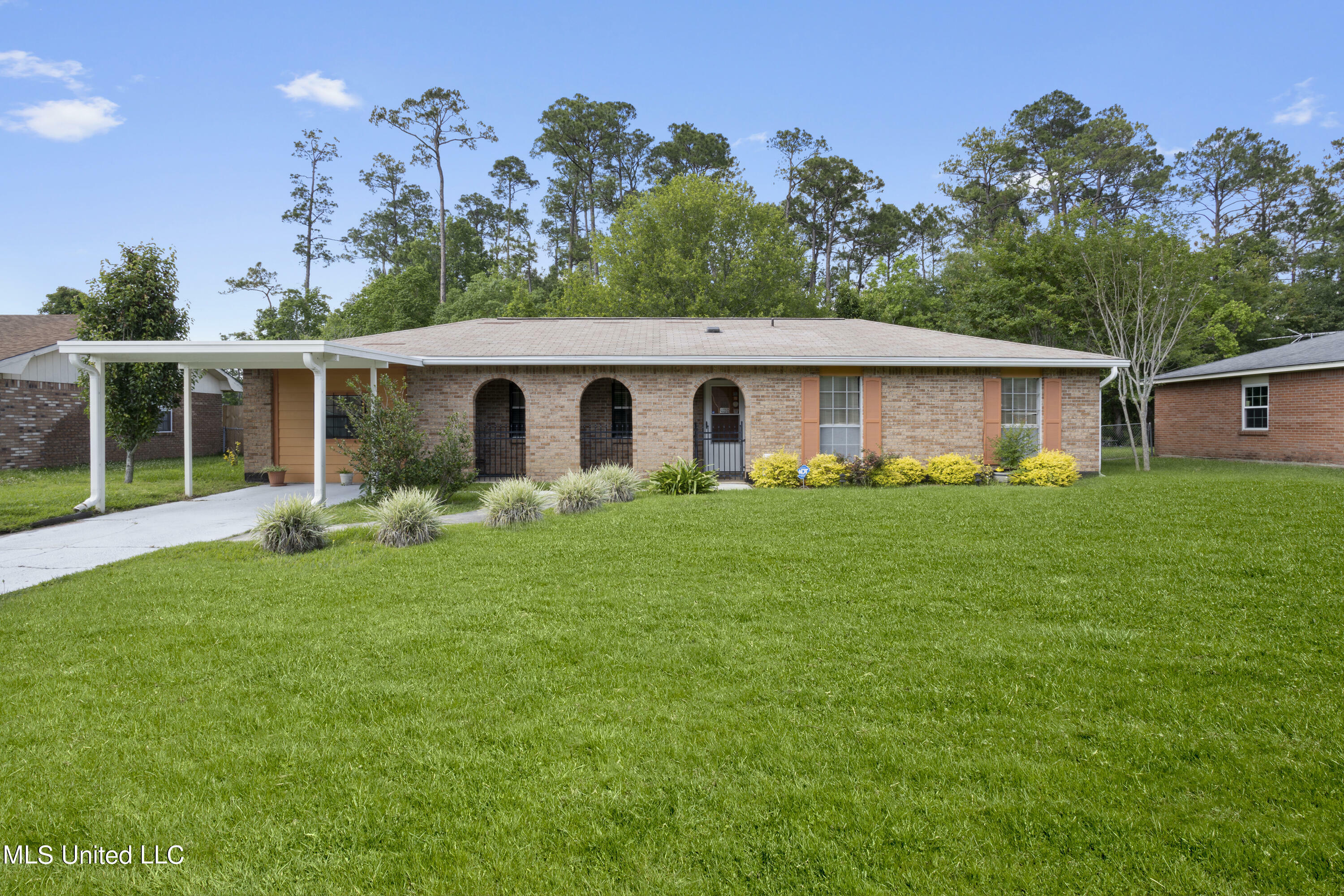 Property Photo:  612 Cypress Drive  MS 39540 