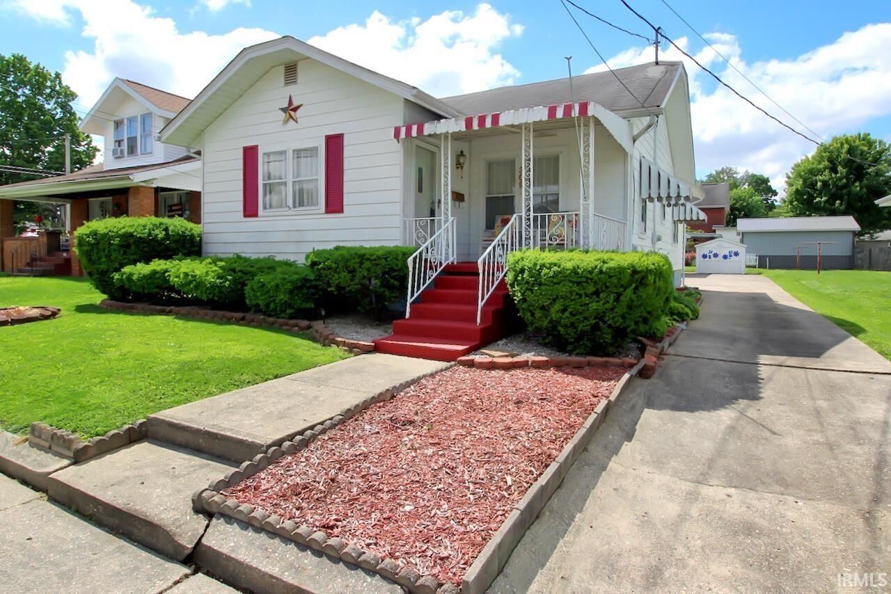 Property Photo:  309 W Spruce Street  IN 47670 