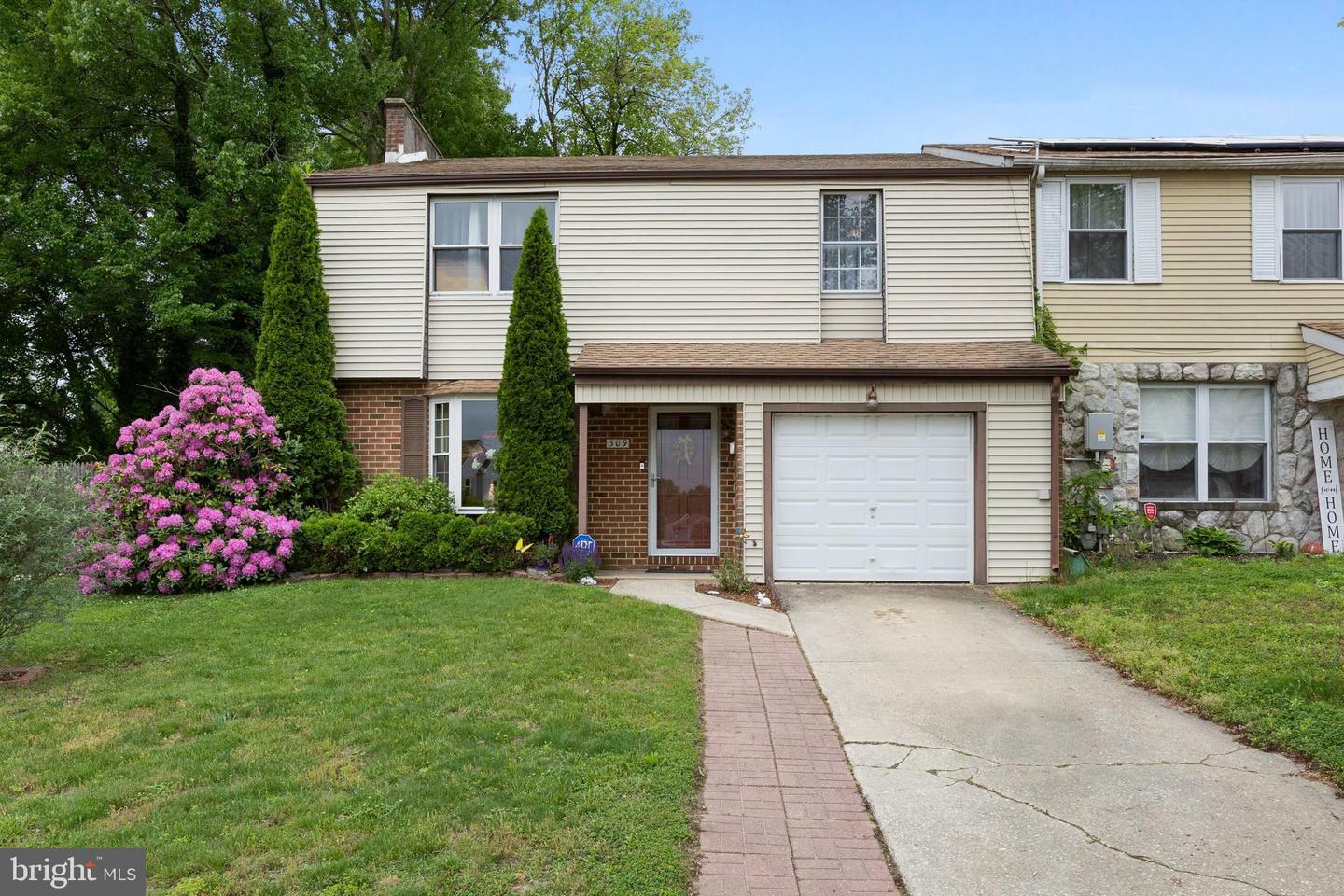 Property Photo:  309 Cherrywood Drive  NJ 08021 