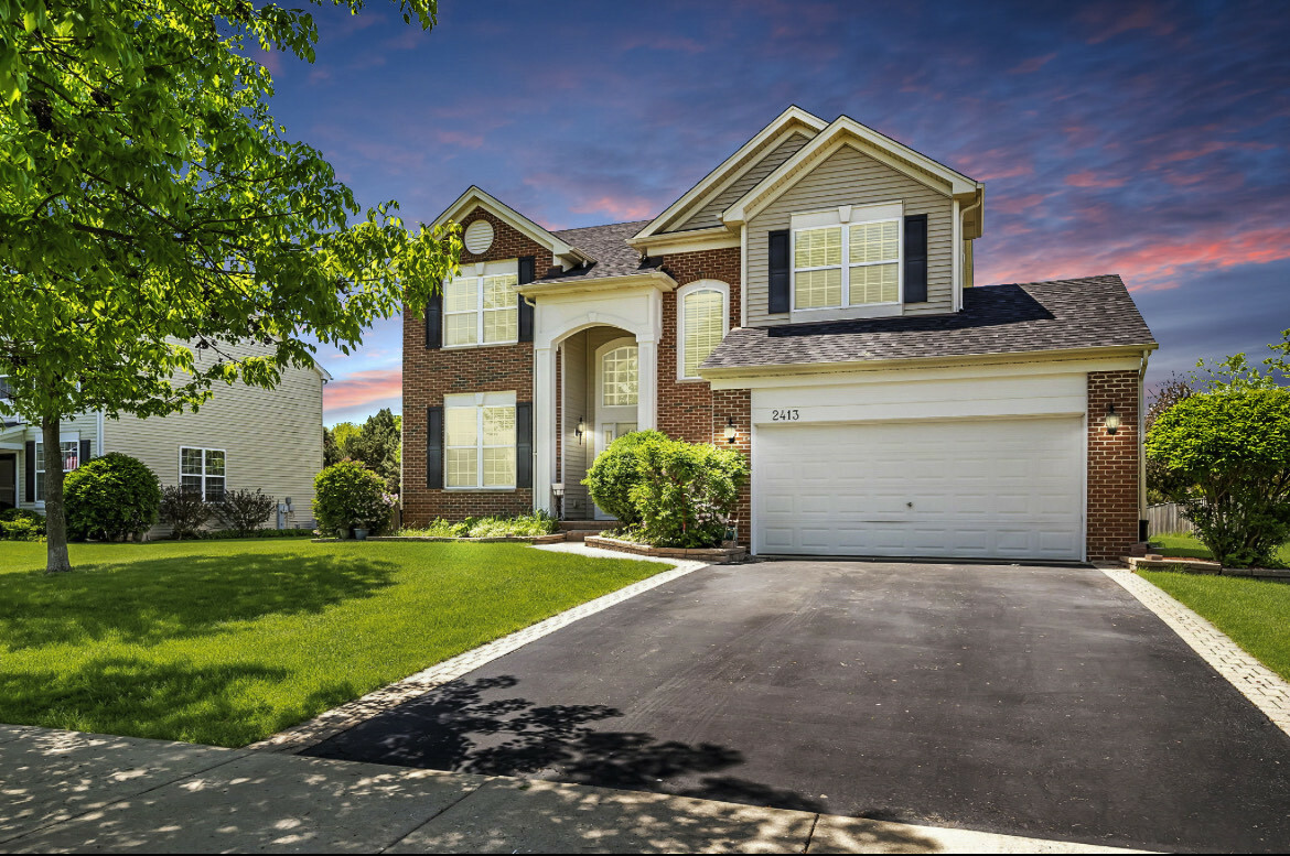 Property Photo: 2413 White Rose Drive IL 60538