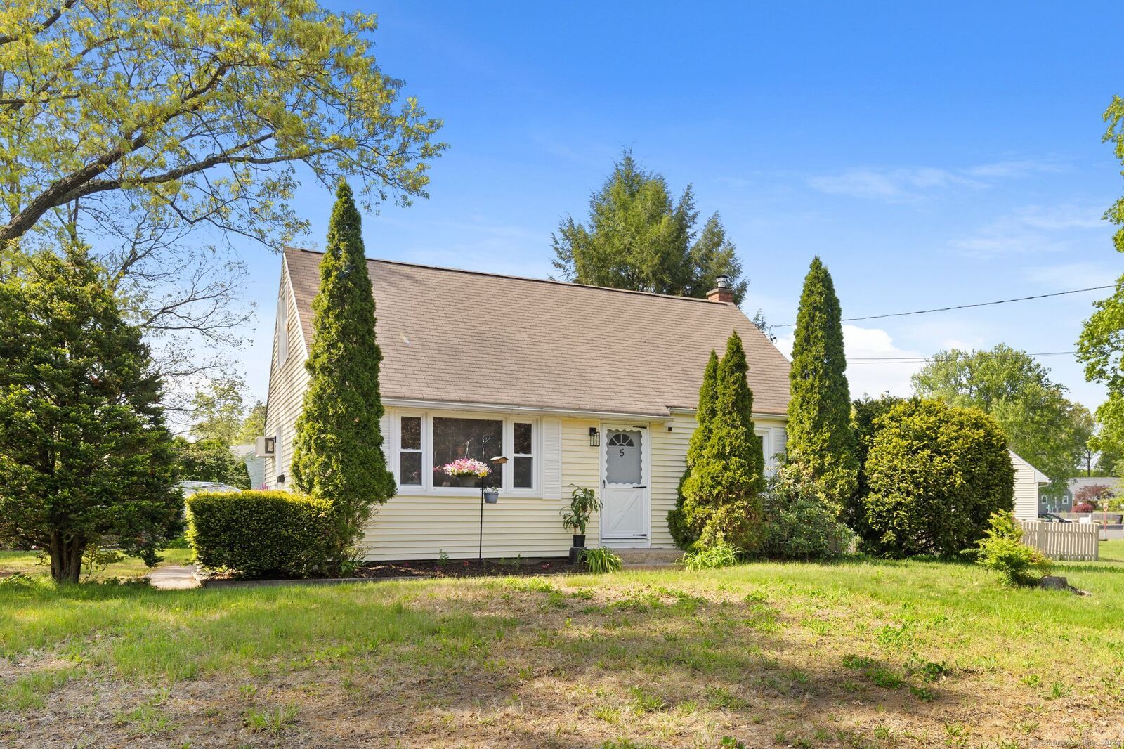 Property Photo:  5 Sky Street  CT 06082 