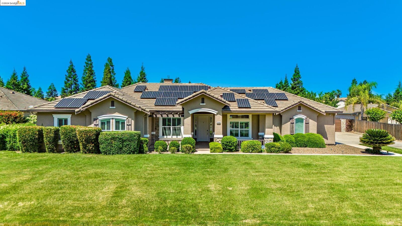 House for sale in Sacramento 10140 Wildhawk Dr, Sacramento, CA 95829