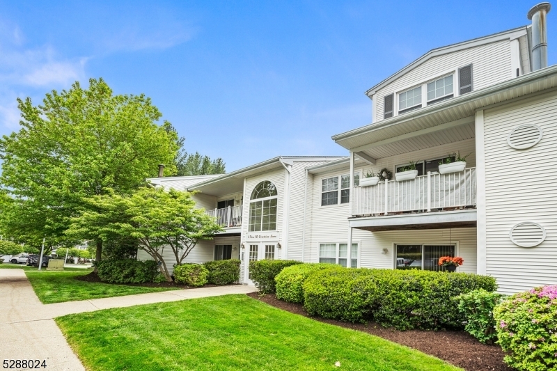 Property Photo: 8 Crestview Ln 8 NJ 07856