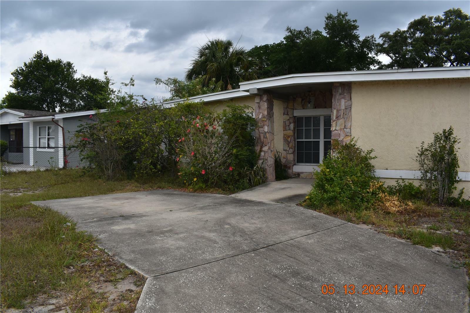 Property Photo:  5605 Balboa Drive  FL 32808 