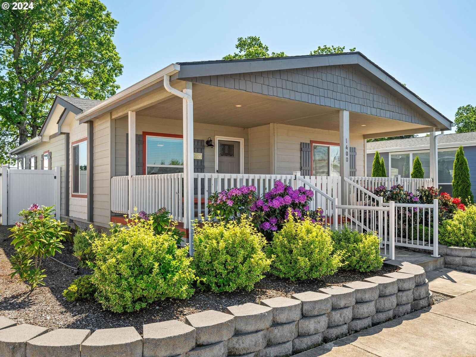 Property Photo: 1400 Boardwalk Ave OR 97038