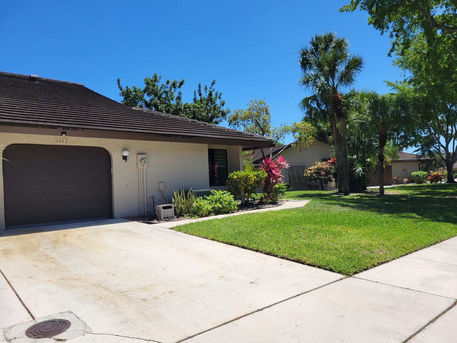 Property Photo:  5061 Pine Drive  FL 33437 