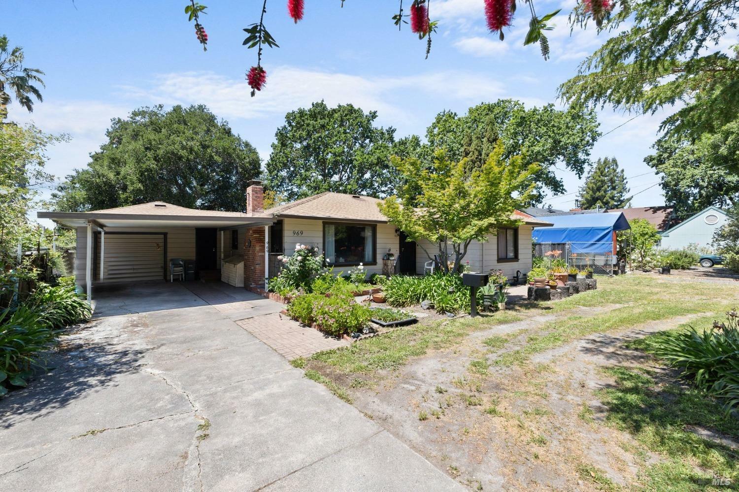 Property Photo:  969 Kenmore Lane  CA 95407 