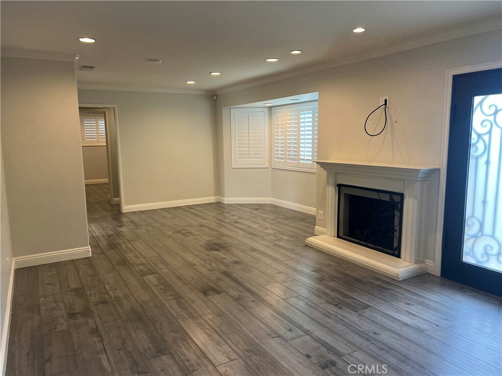 Property Photo: 22935 Ingomar Street CA 91304